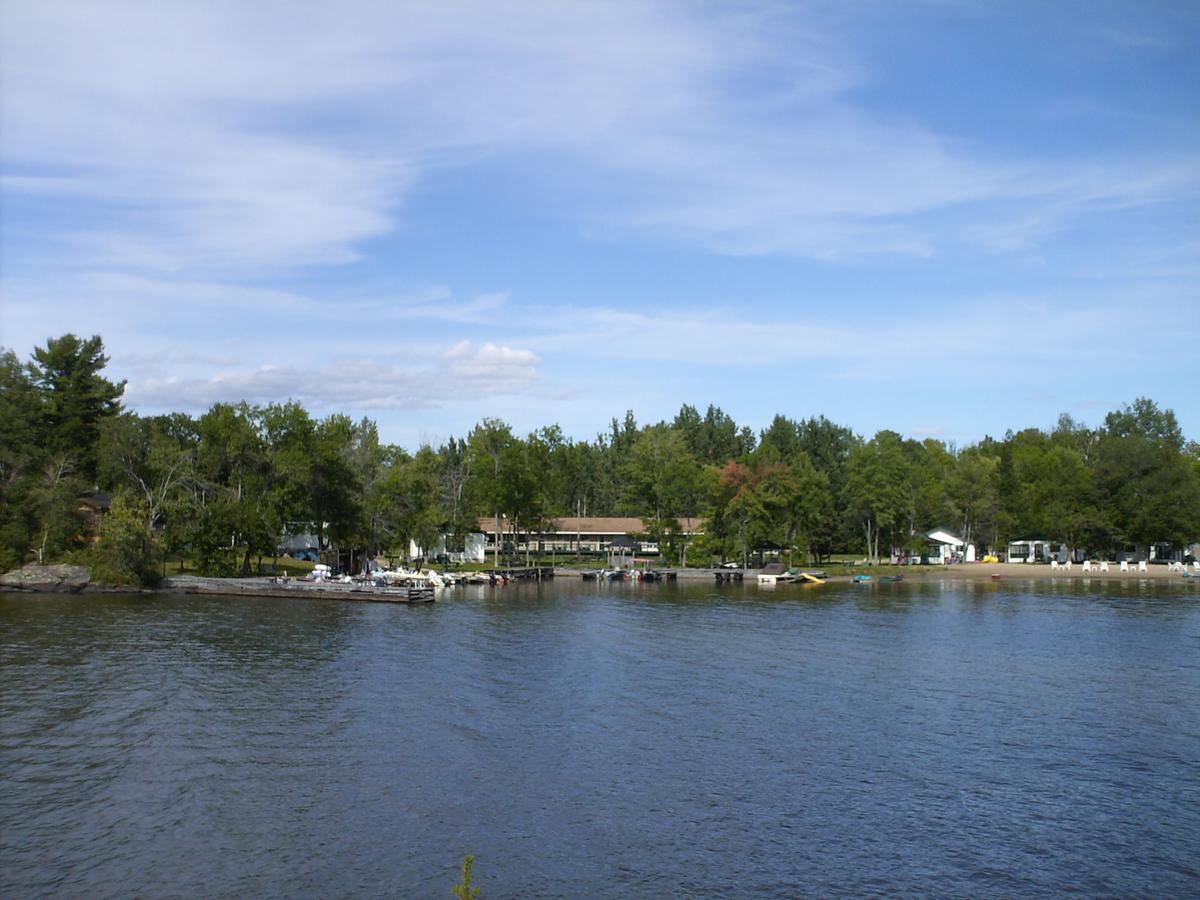 Chalkley'S Sandy Bay Cottage Resort Nipissing Beach Buitenkant foto