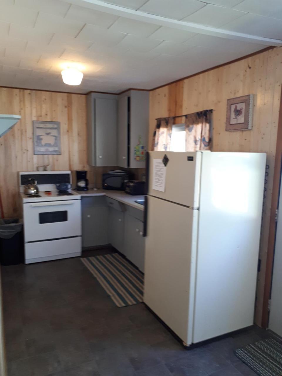 Chalkley'S Sandy Bay Cottage Resort Nipissing Beach Buitenkant foto